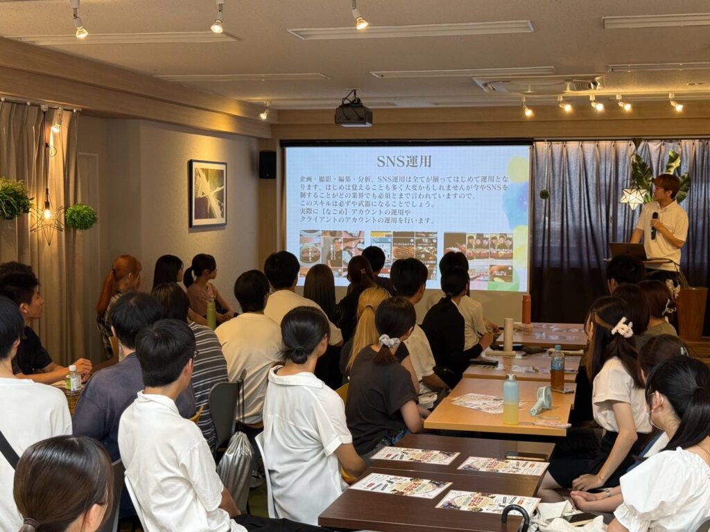 学生に向けた講演会で、挑戦することの大切さを伝えました